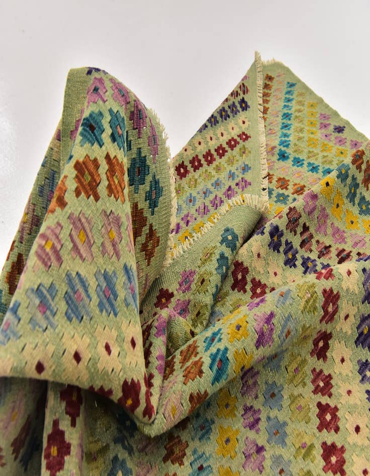 Detail image of  5' 10 x 7' 8  Hand Woven Kilim Modern Wool Rug