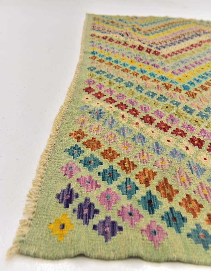 Detail image of  5' 10 x 7' 8  Hand Woven Kilim Modern Wool Rug