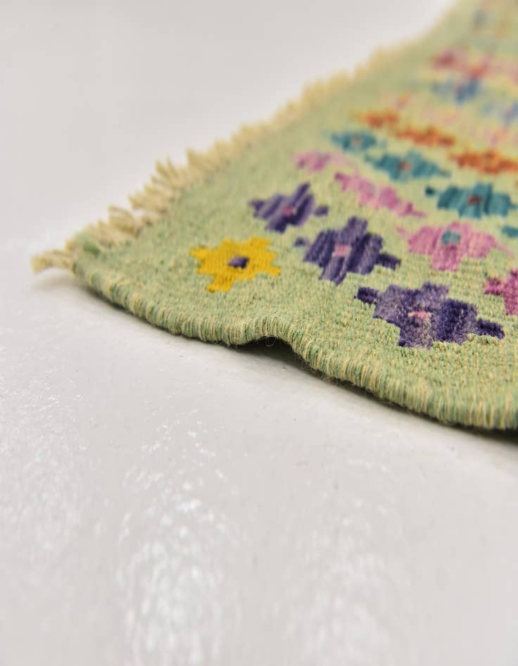 Detail image of  5' 10 x 7' 8  Hand Woven Kilim Modern Wool Rug