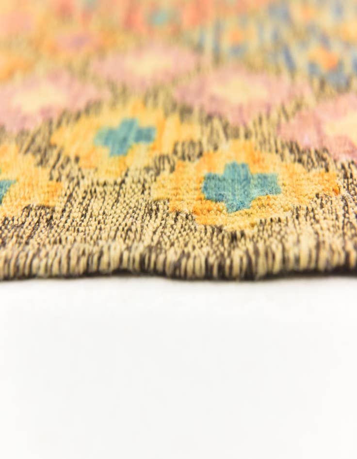 Detail image of  6' 6 x 8' 4  Hand Woven Kilim Modern Wool Rug