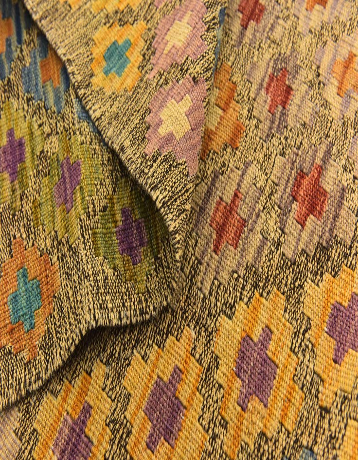 Detail image of  6' 6 x 8' 4  Hand Woven Kilim Modern Wool Rug