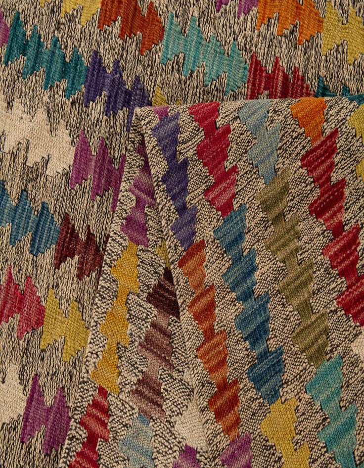 Detail image of  6' 9 x 8' 8  Hand Woven Kilim Modern Wool Rug