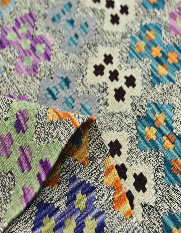 Detail image of  10' 9 x 12' 10  Hand Woven Kilim Modern Wool Rug