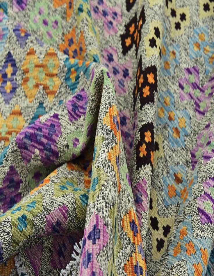 Detail image of  10' 9 x 12' 10  Hand Woven Kilim Modern Wool Rug