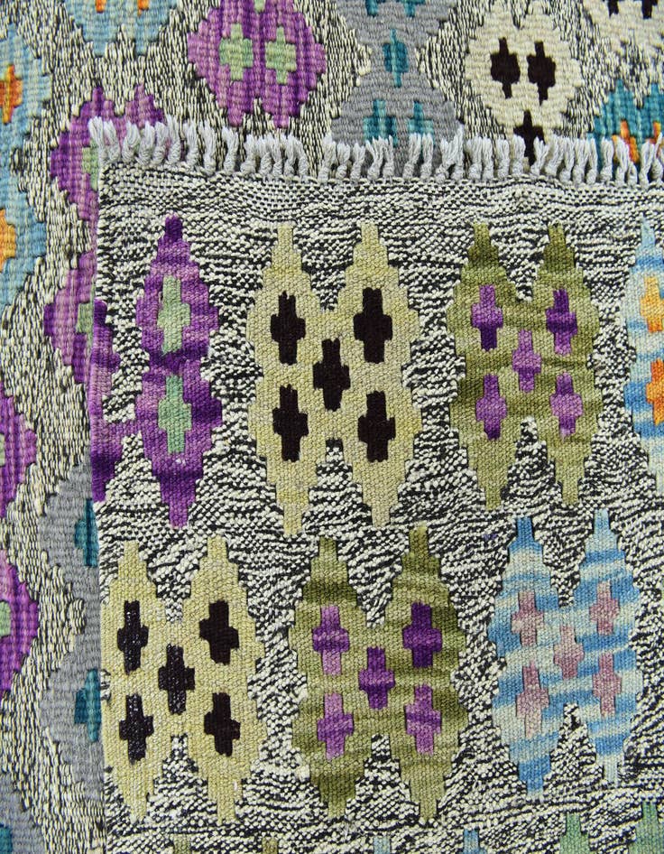 Detail image of  10' 9 x 12' 10  Hand Woven Kilim Modern Wool Rug