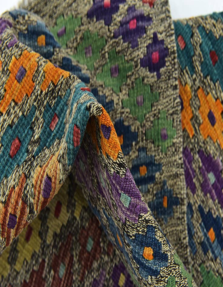 Detail image of  8' 8 x 11' 2  Hand Woven Kilim Modern Wool Rug
