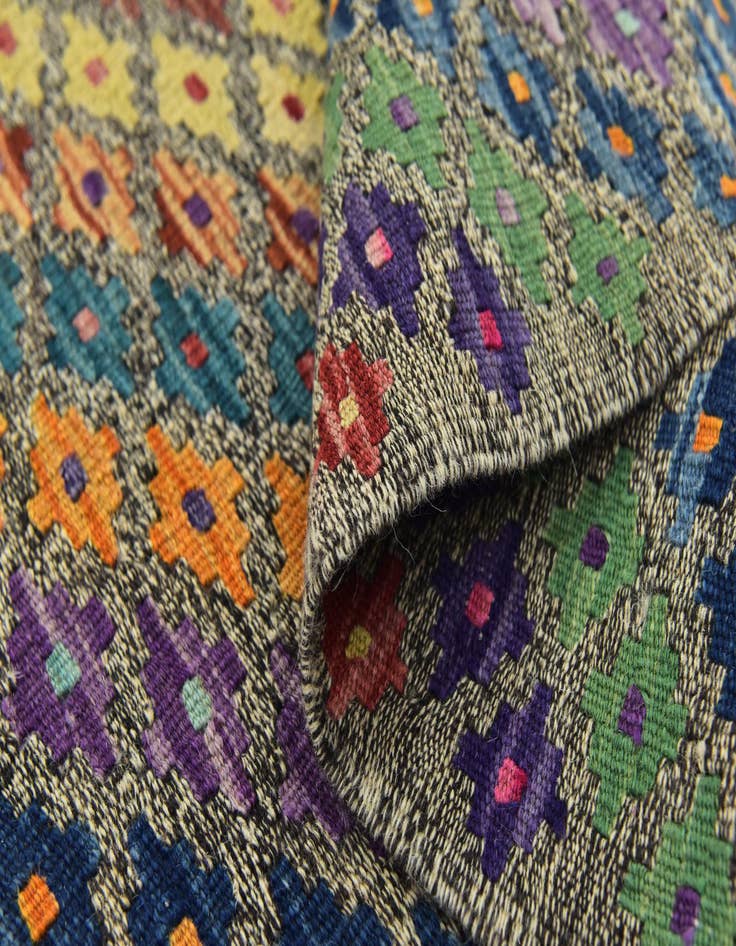 Detail image of  8' 8 x 11' 2  Hand Woven Kilim Modern Wool Rug