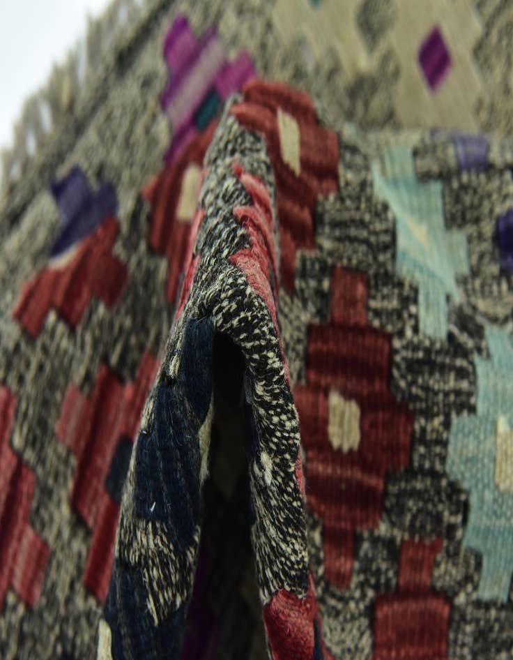 Detail image of  6' 9 x 9' 7  Hand Woven Kilim Modern Wool Rug