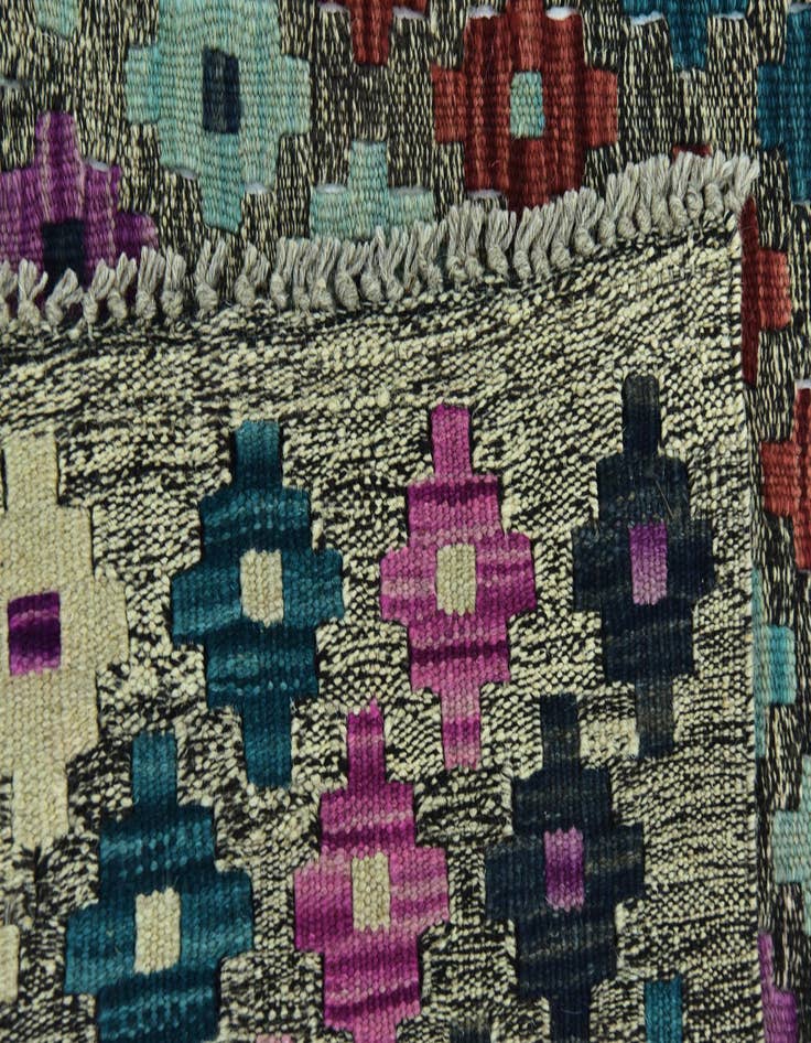 Detail image of  6' 9 x 9' 7  Hand Woven Kilim Modern Wool Rug