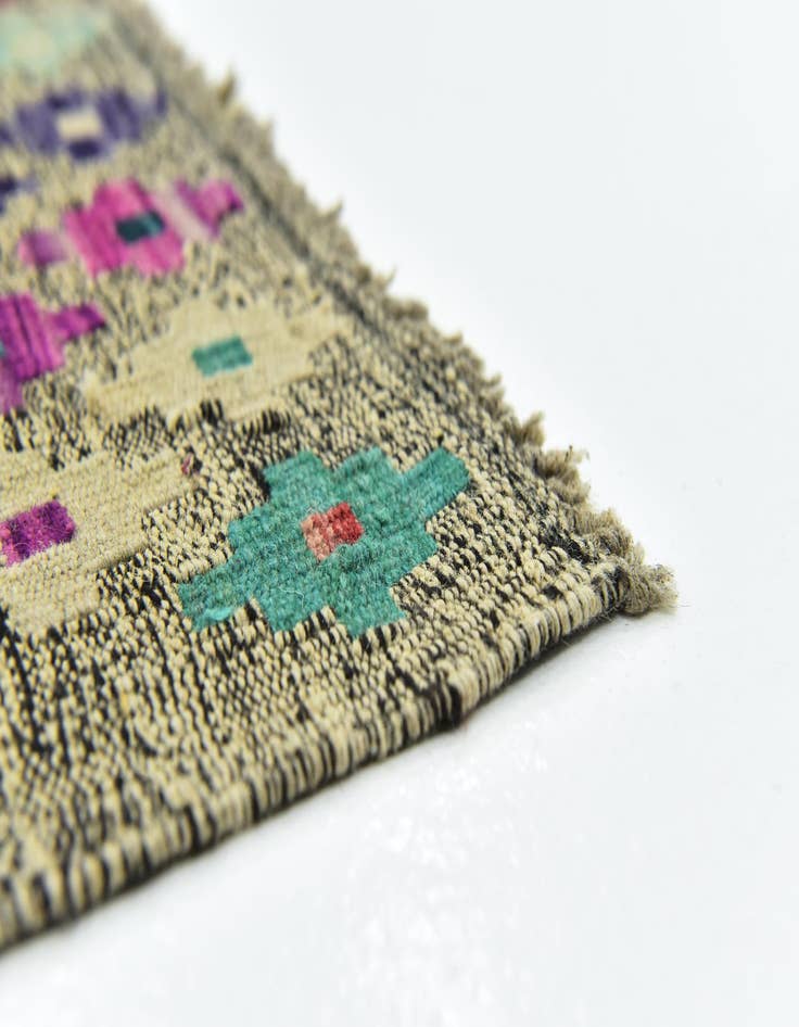 Detail image of  6' 9 x 9' 7  Hand Woven Kilim Modern Wool Rug