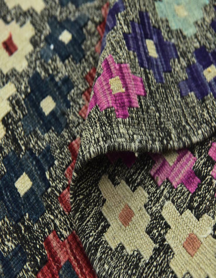 Detail image of  6' 9 x 9' 7  Hand Woven Kilim Modern Wool Rug