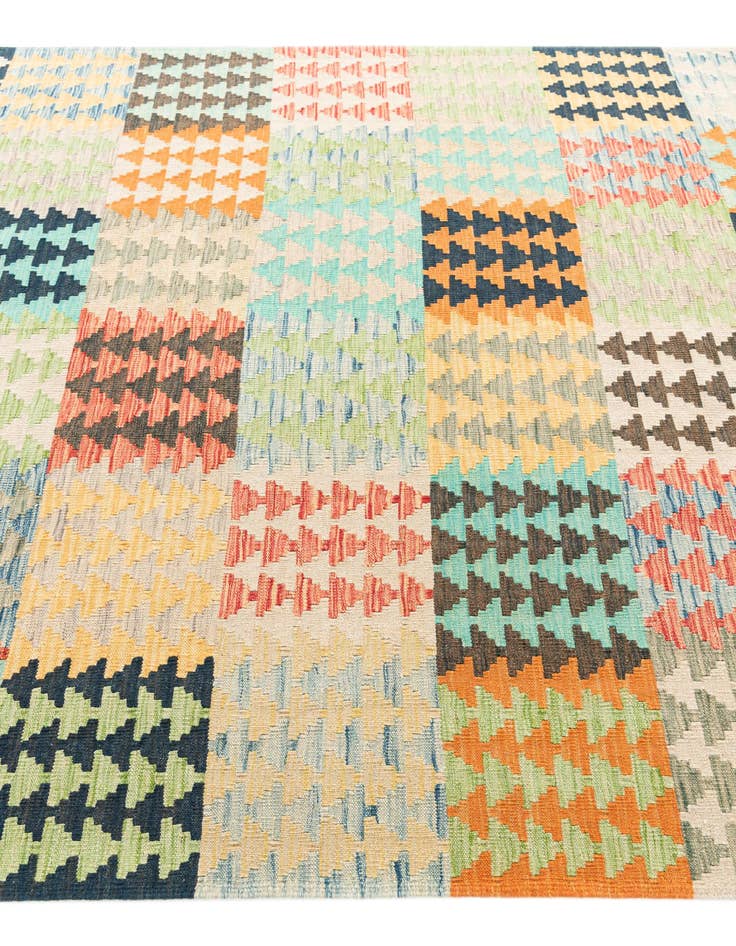 Detail image of  6' 5 x 9' 9  Hand Woven Kilim Modern Wool Rug