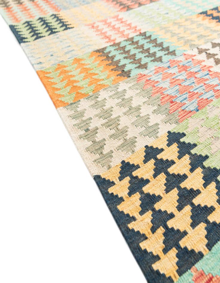 Detail image of  6' 5 x 9' 9  Hand Woven Kilim Modern Wool Rug