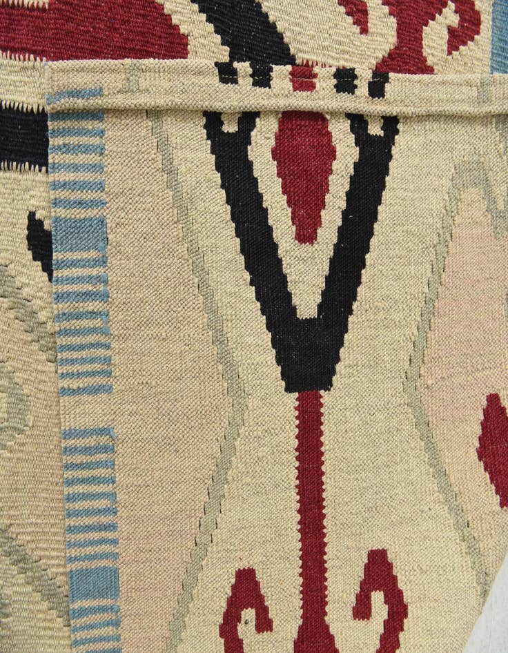 Detail image of  7' 2 x 9' 6  Hand Woven Kilim Modern Wool Rug