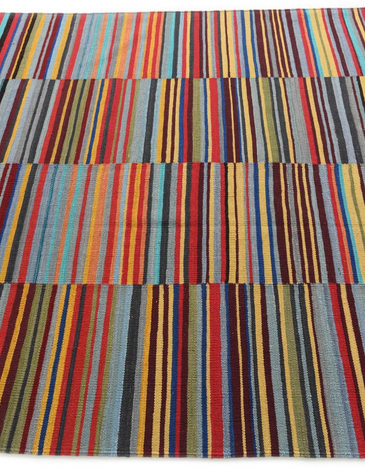 Detail image of  5' 8 x 7' 8  Hand Woven Kilim Modern Wool Rug