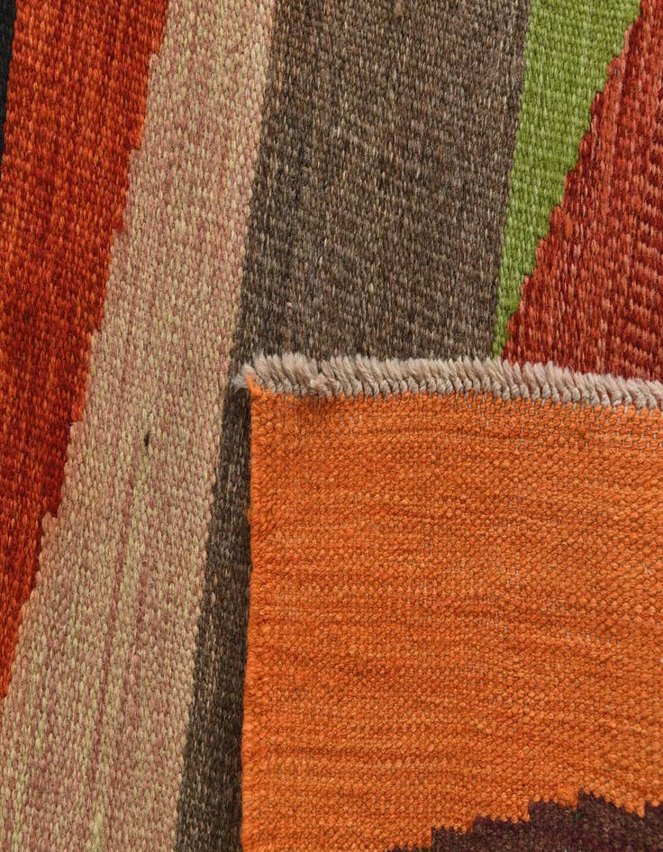 Detail image of  4' 8 x 6' 6  Hand Woven Kilim Modern Wool Rug