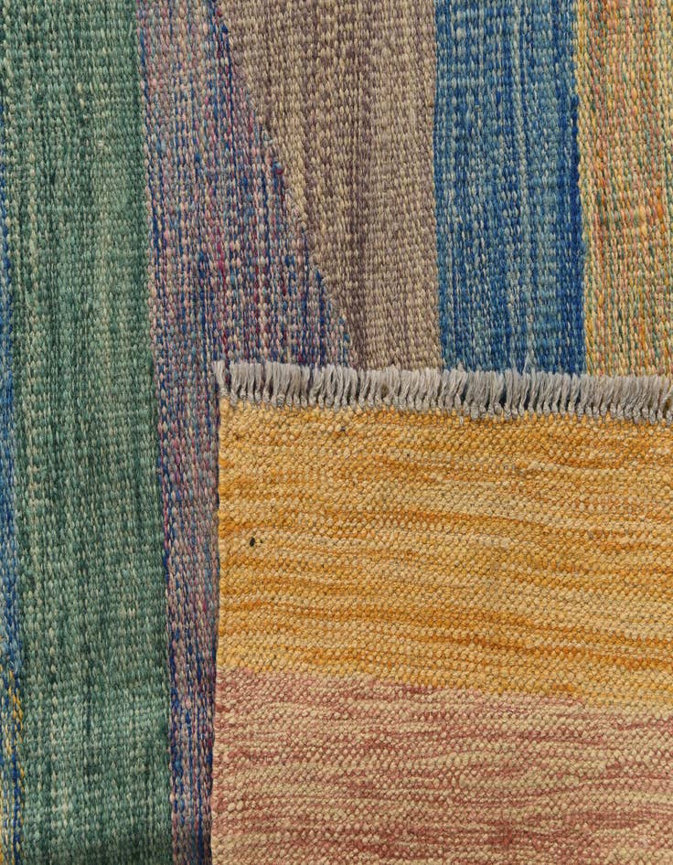 Detail image of  6' 5 x 10'  Hand Woven Kilim Modern Wool Rug