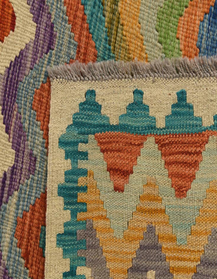 Detail image of  5' 7 x 7' 10  Hand Woven Kilim Modern Wool Rug