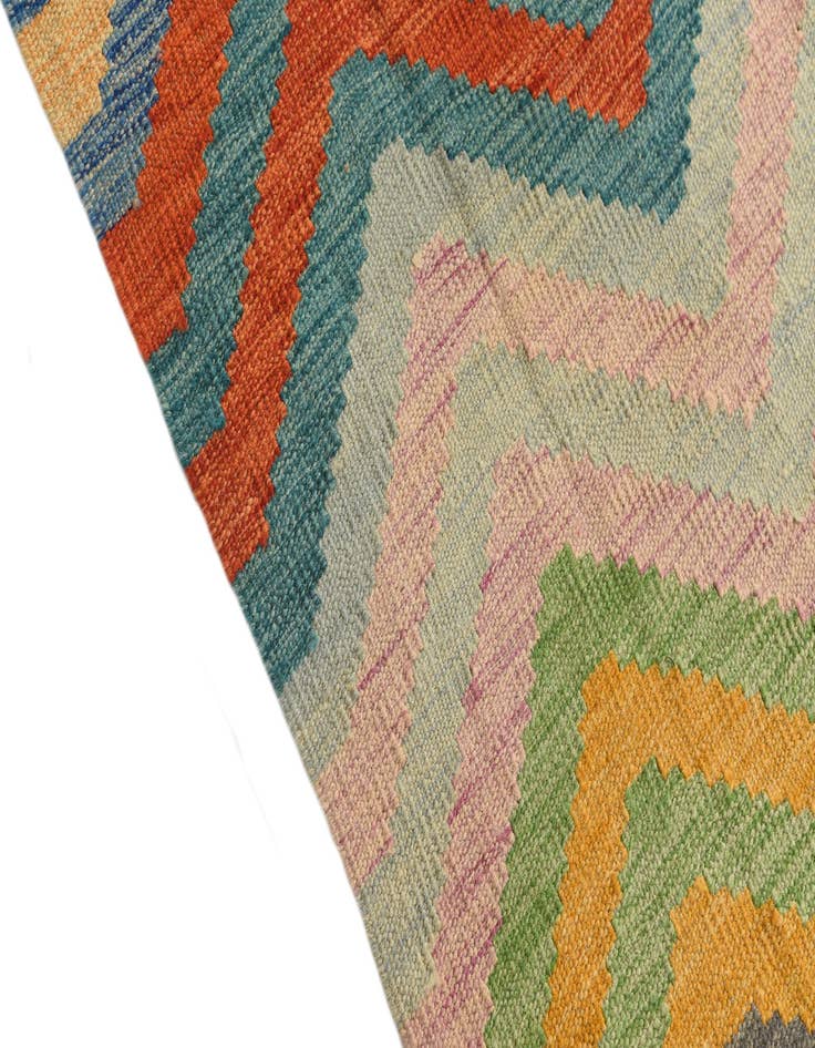 Detail image of  5' 9 x 7' 9  Hand Woven Kilim Modern Wool Rug