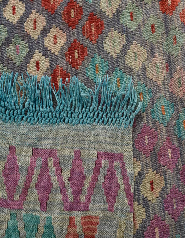 Detail image of  7' x 9' 7  Hand Woven Kilim Modern Wool Rug