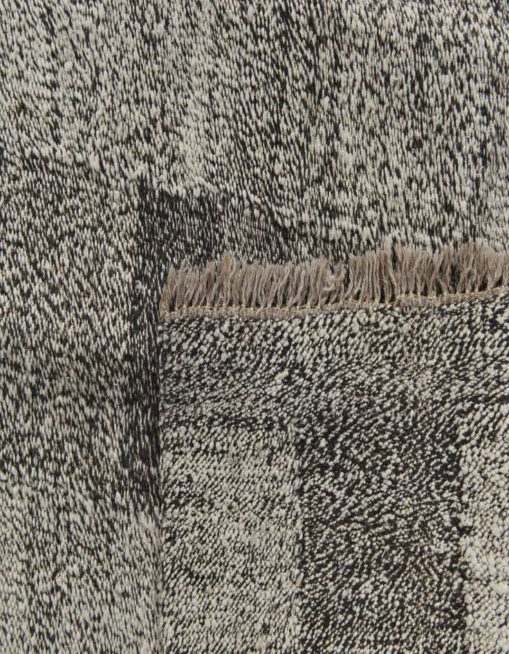 Detail image of  4' 9 x 6' 9  Hand Woven Kilim Modern Wool Rug