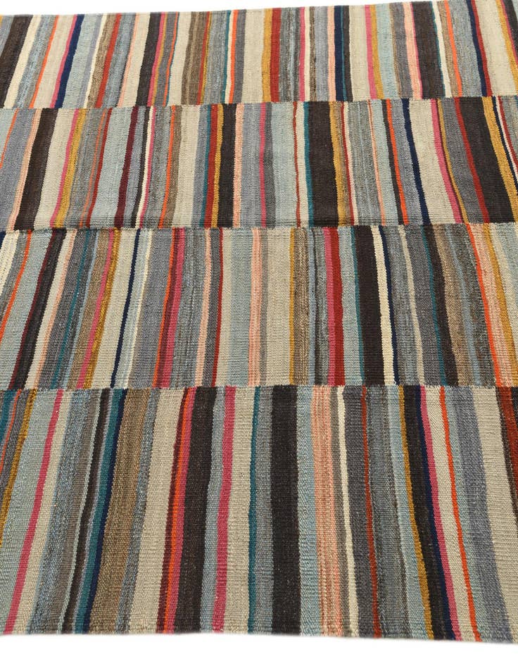 Detail image of  5' 6 x 7' 10  Hand Woven Kilim Modern Wool Rug