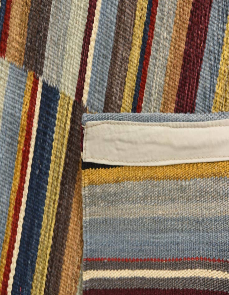 Detail image of  4' 9 x 6' 5  Hand Woven Kilim Modern Wool Rug