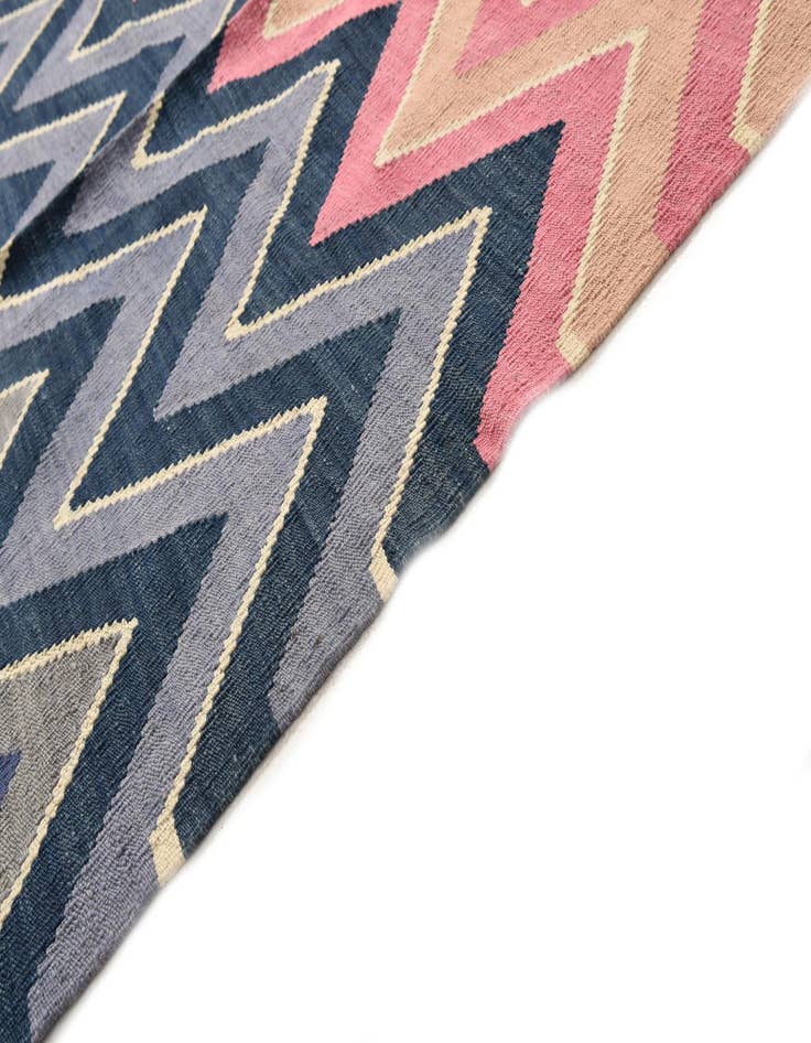 Detail image of  8' 8 x 9' 10  Hand Woven Kilim Modern Wool Rug