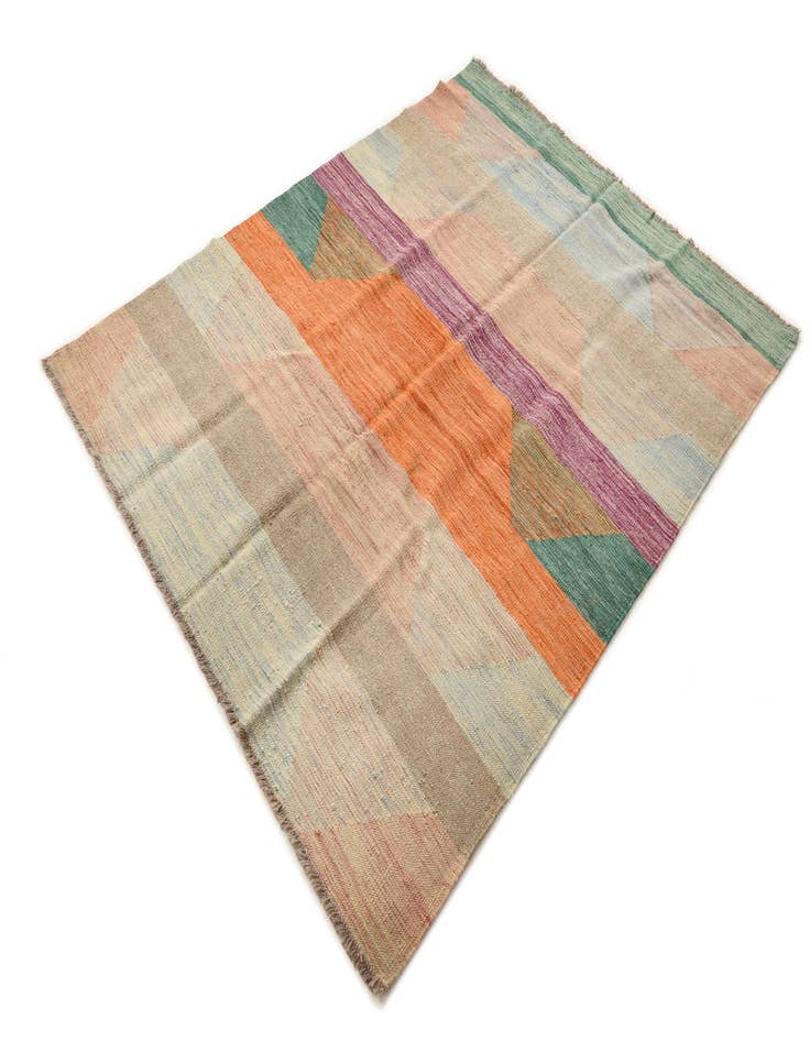 Detail image of  4' 11 x 7' 7  Hand Woven Kilim Modern Wool Rug