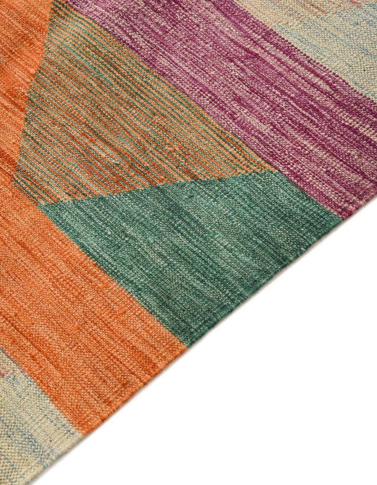 Detail image of  4' 11 x 7' 7  Hand Woven Kilim Modern Wool Rug