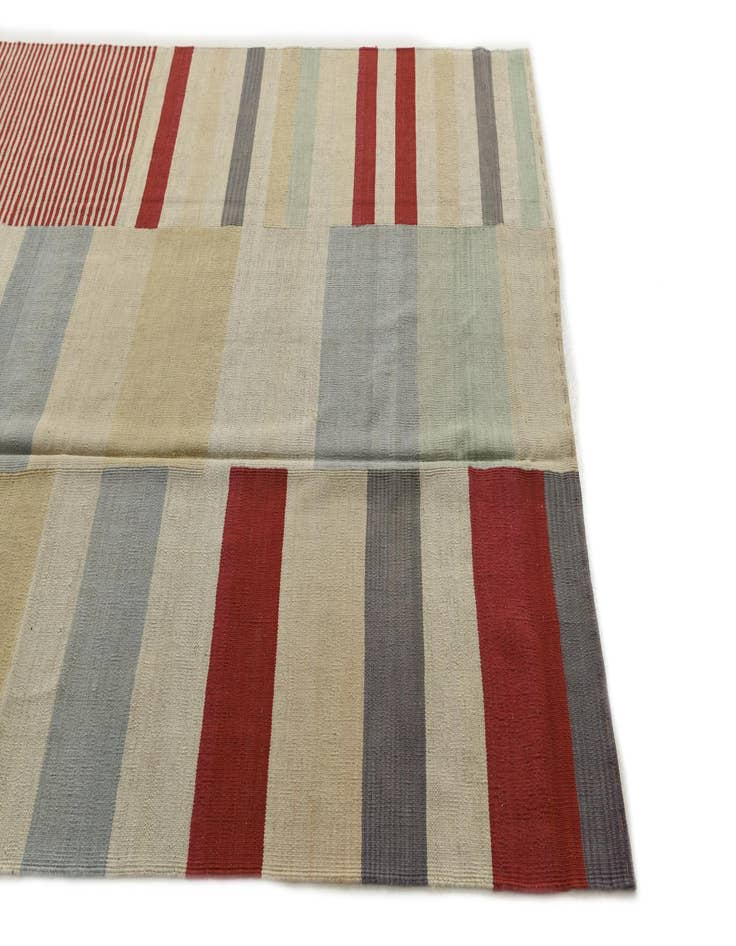 Detail image of  5' 9 x 7' 6  Hand Woven Kilim Modern Wool Rug