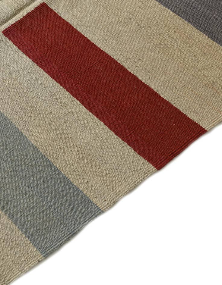 Detail image of  5' 9 x 7' 6  Hand Woven Kilim Modern Wool Rug