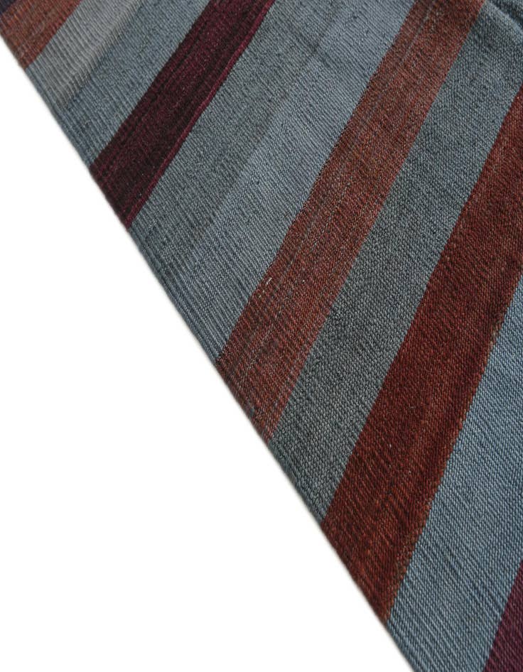 Detail image of  8' 4 x 11' 4  Hand Woven Kilim Modern Wool Rug