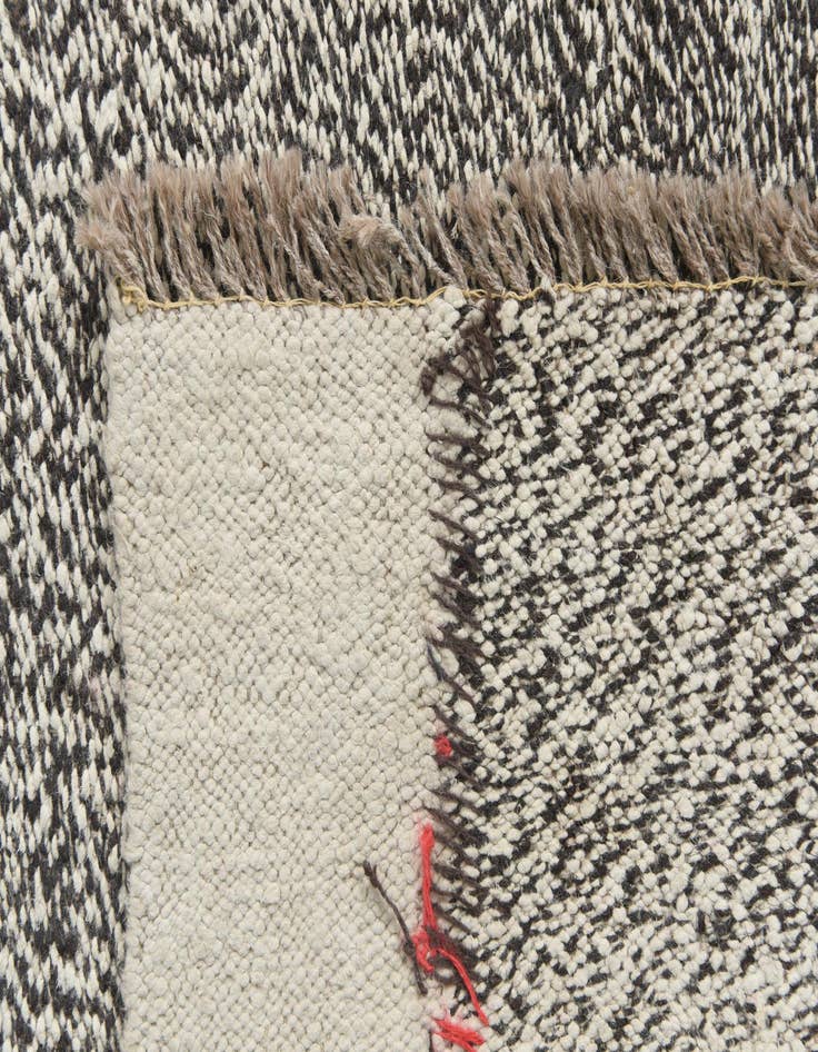 Detail image of  6' x 7' 9  Hand Woven Kilim Modern Wool Rug