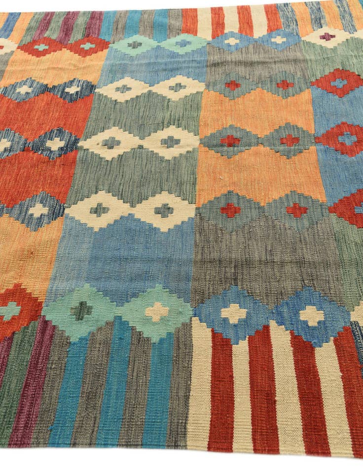Detail image of  6' 7 x 9' 7  Hand Woven Kilim Modern Wool Rug