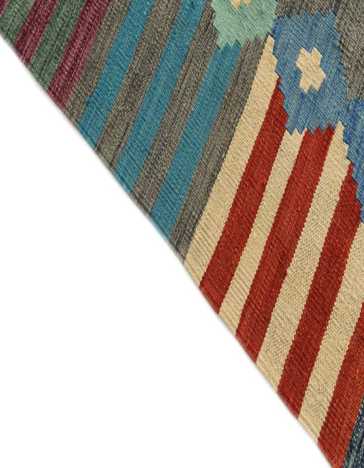Detail image of  6' 7 x 9' 7  Hand Woven Kilim Modern Wool Rug