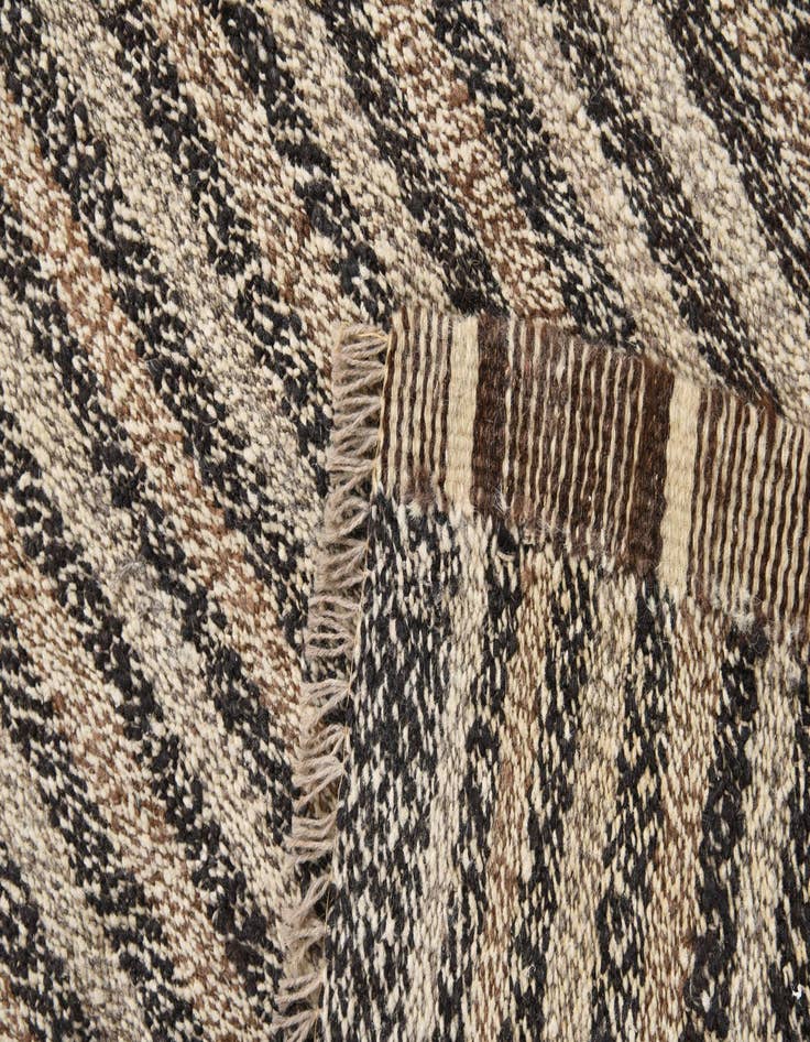 Detail image of  6' x 8'  Hand Woven Kilim Modern Wool Rug