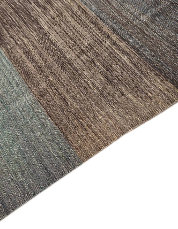 Detail image of  10' x 13' 6  Hand Woven Kilim Modern Wool Rug