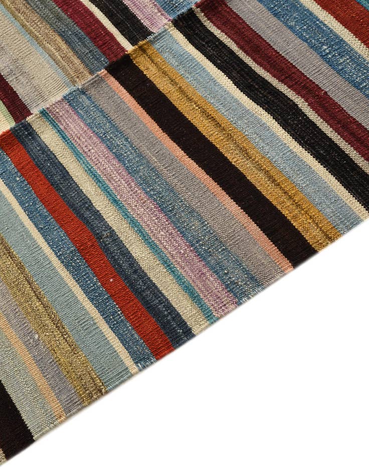 Detail image of  4' 9 x 6' 4  Hand Woven Kilim Modern Wool Rug