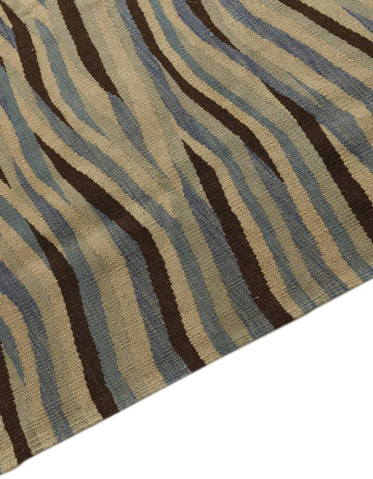 Detail image of  4' 8 x 6'  Hand Woven Kilim Modern Wool Rug