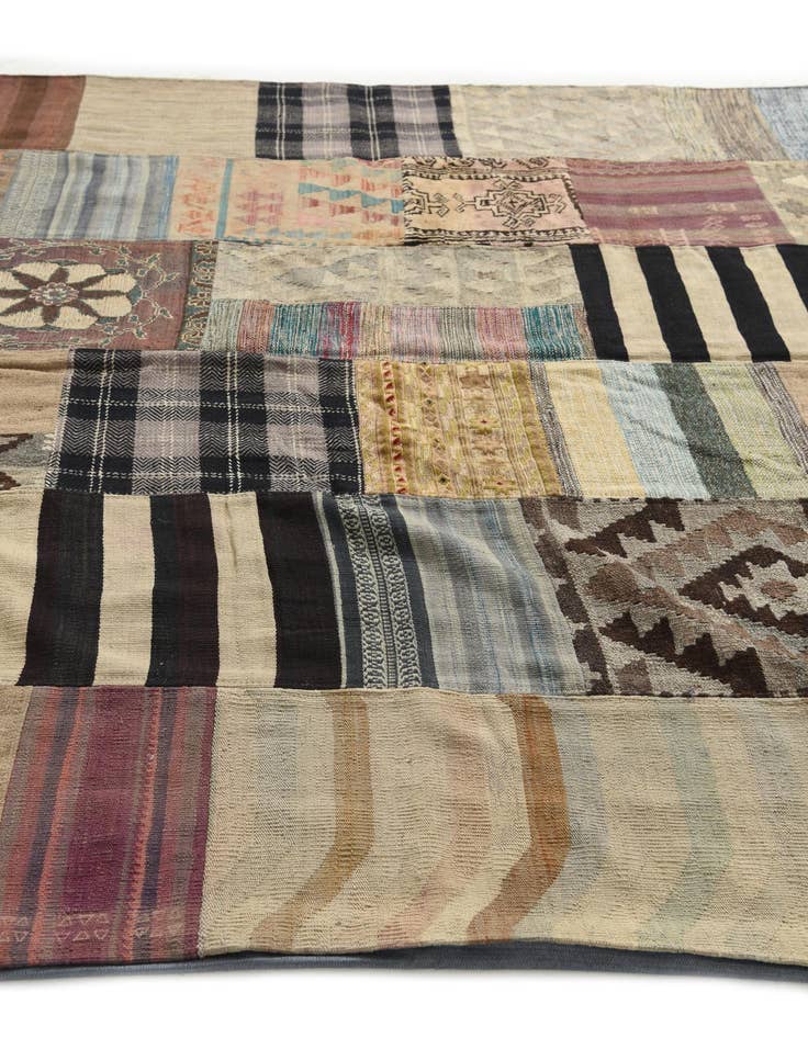 Detail image of  6' 6 x 9' 10  Hand Woven Kilim Patchwork Wool Rug