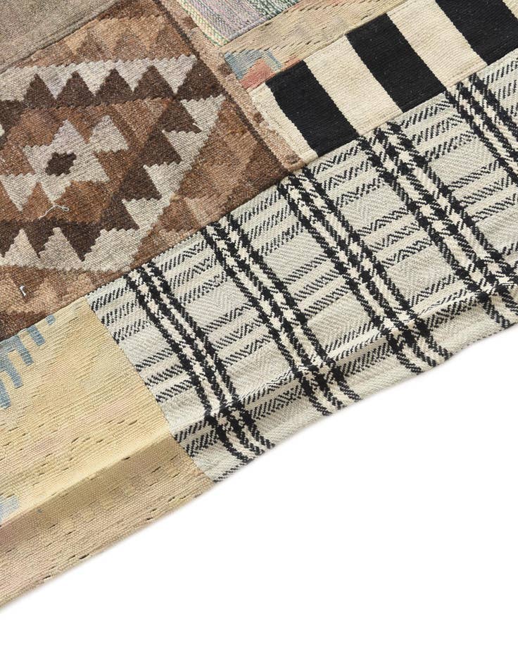 Detail image of  6' 5 x 9' 7  Hand Woven Kilim Patchwork Wool Rug