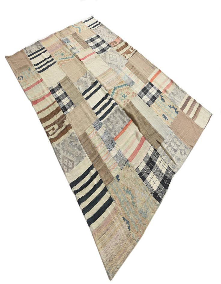 Detail image of  6' 5 x 9' 5  Hand Woven Kilim Patchwork Wool Rug