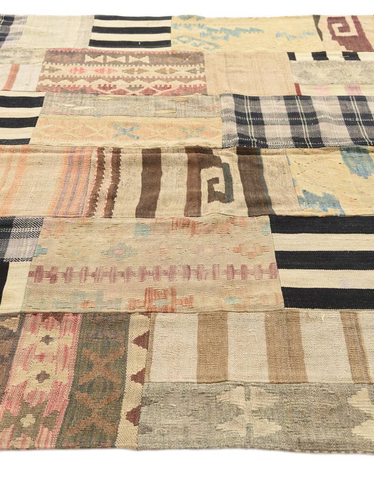 Detail image of  6' 5 x 9' 5  Hand Woven Kilim Patchwork Wool Rug