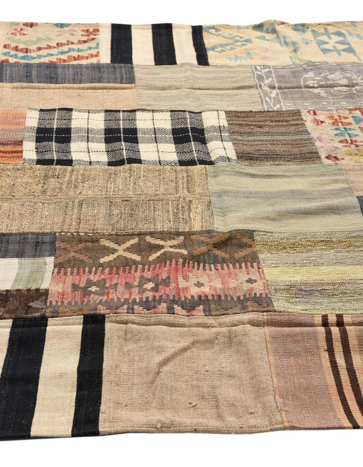 Detail image of  6' 5 x 9' 9  Hand Woven Kilim Patchwork Wool Rug