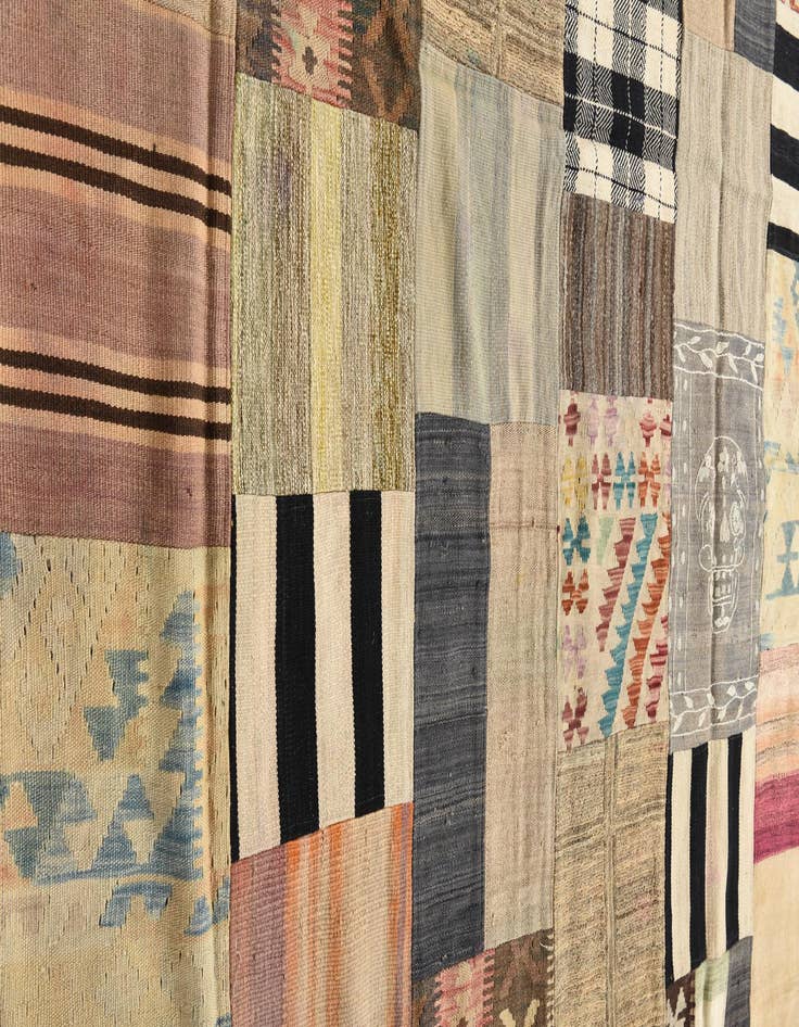 Detail image of  6' 5 x 9' 9  Hand Woven Kilim Patchwork Wool Rug