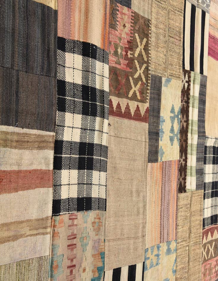 Detail image of  6' 5 x 9' 9  Hand Woven Kilim Patchwork Wool Rug