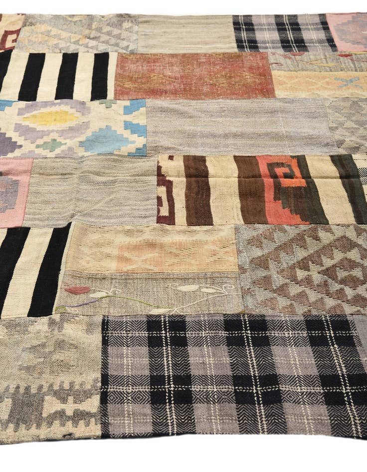 Detail image of  6' 8 x 9' 8  Hand Woven Kilim Patchwork Wool Rug