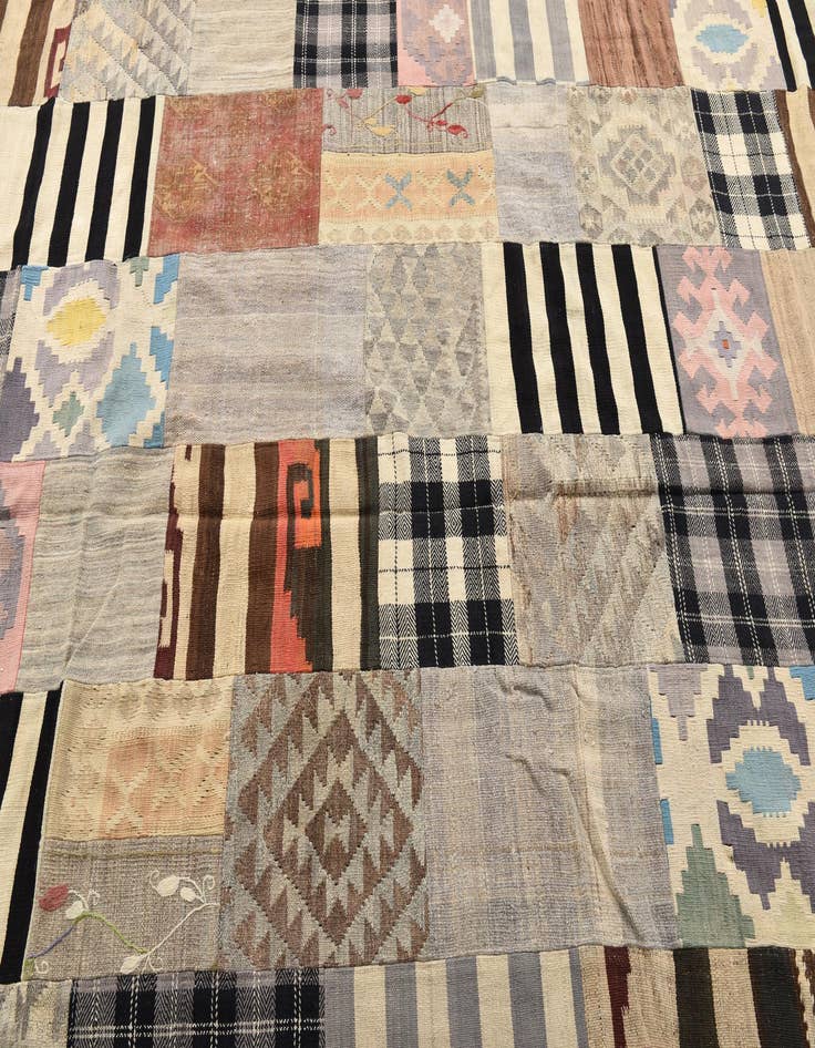 Detail image of  6' 8 x 9' 8  Hand Woven Kilim Patchwork Wool Rug