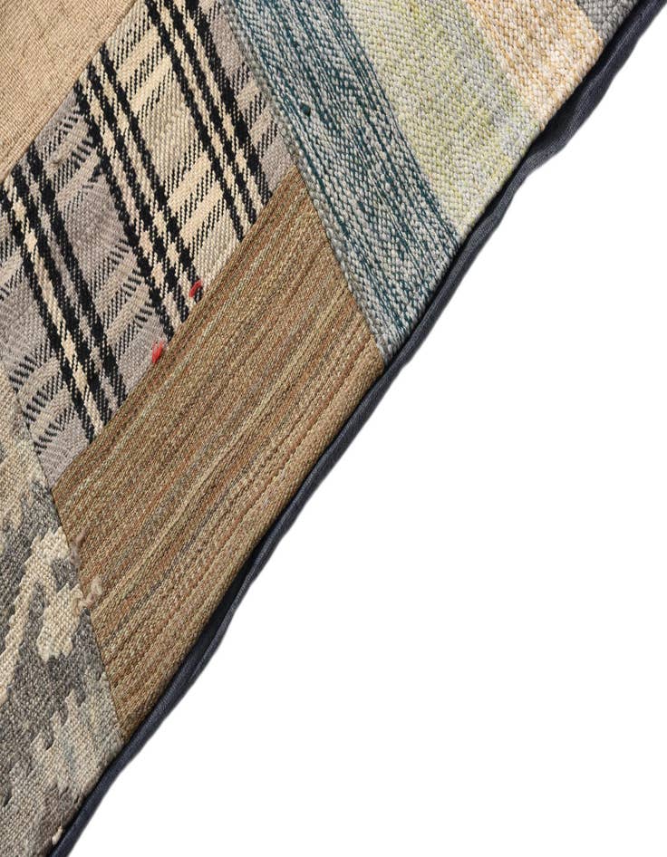 Detail image of  6' 6 x 9' 8  Hand Woven Kilim Patchwork Wool Rug